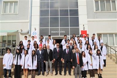 ASÜ Veteriner Fakültesinde 43 öğrenci beyaz önlük heyecanı yaşadı